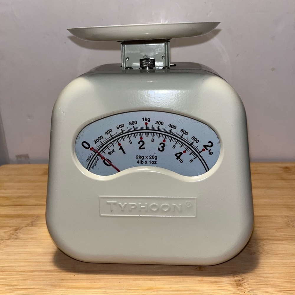 Typhoon Food Scale 4.5 Lb / 2 Kilo